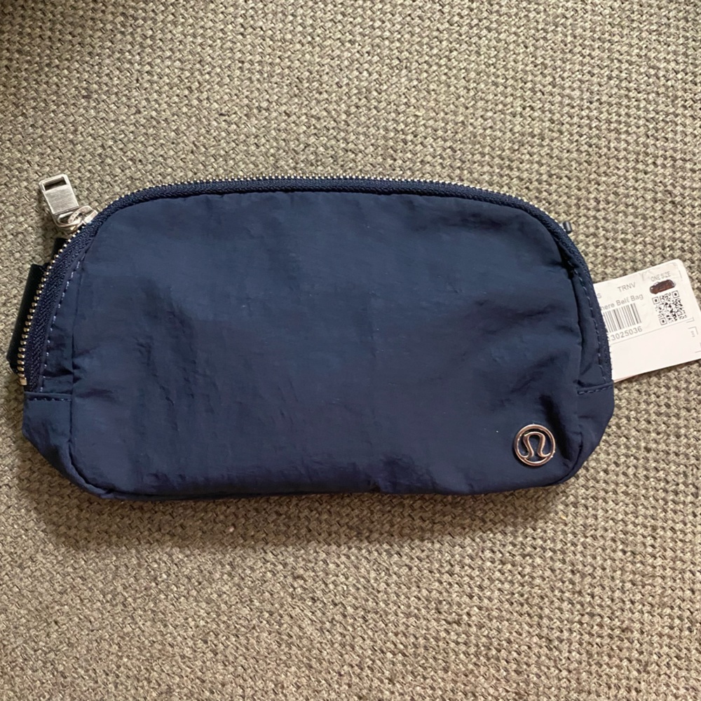 Lululemon Everywhere Belt Bag